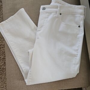 Chico's So Slimming Girlfriend Off-White Crop Denim Jean 1.5 Short